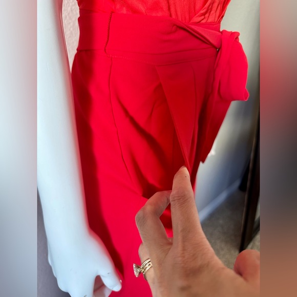 Vici - The Essential Pocketed Tie Jumpsuit - Picture 6 of 7